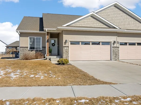 790 Oak Terrace Ave, North Liberty, IA 52317