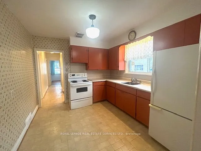 6 Hiawatha Pkwy #UPPER LEVEL — Photo 10