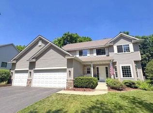 9142 Woodland Dr, Minnetrista, MN 55375