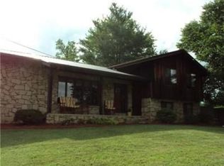91 Richard Dr, Poca, WV 25159