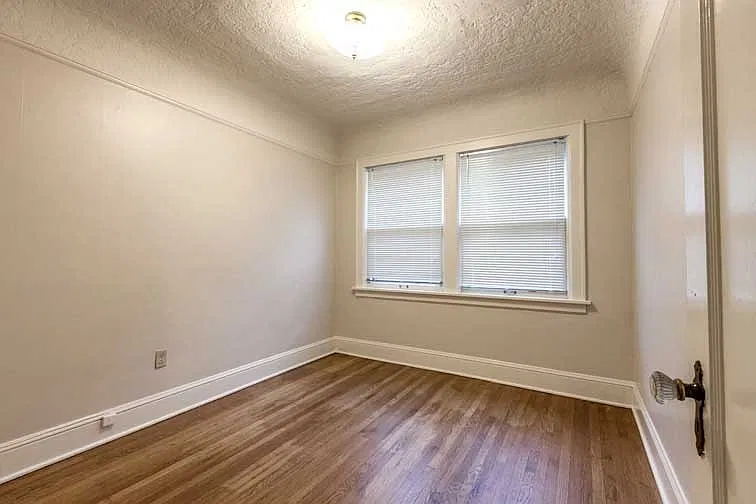 1953 NW Irving St — Photo 11