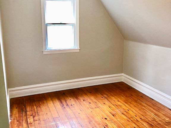 5th image of 449 Ashland Ave #3