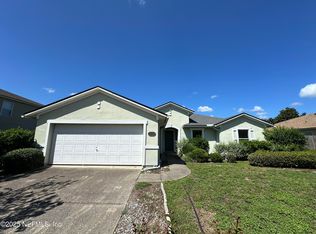 2255 Brian Lakes Dr E, Jacksonville, FL 32221