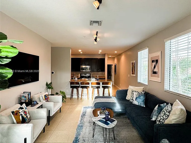 1006 SW 147th Ave — Photo 7