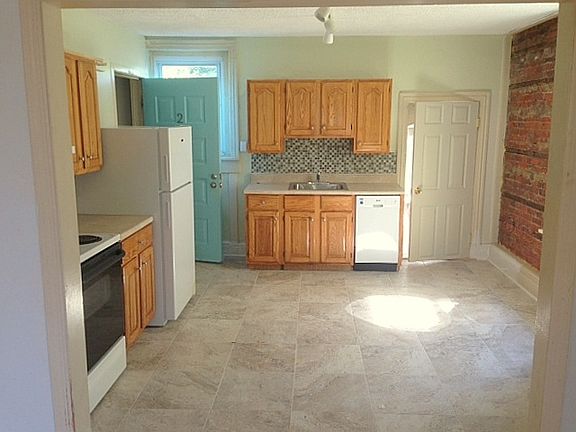 5th image of 231 Bridge St #2