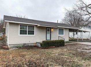 807 Raymond Ave, Hartshorne, OK 74547