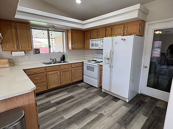 3rd image of 1679 Red Mountain Dr