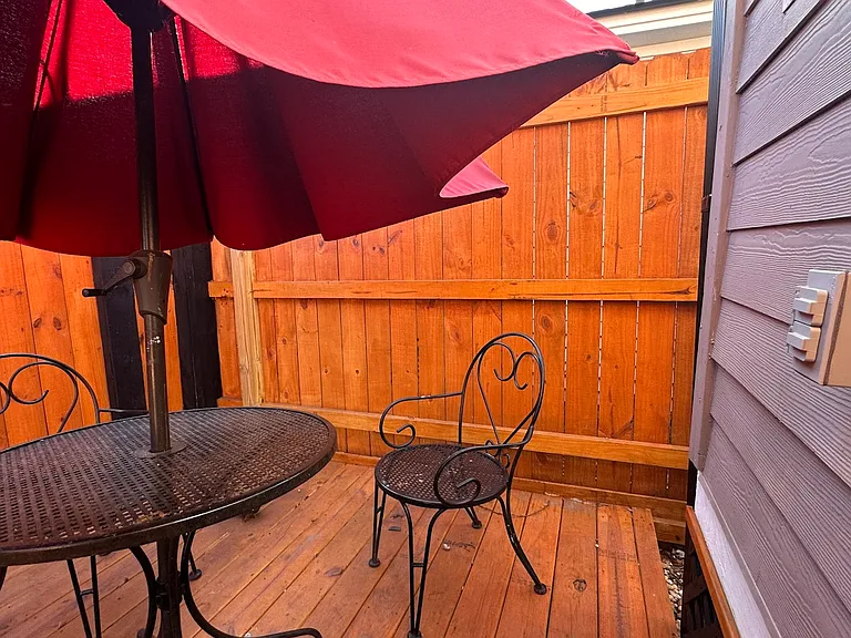 111 Drake St #C — Photo 9