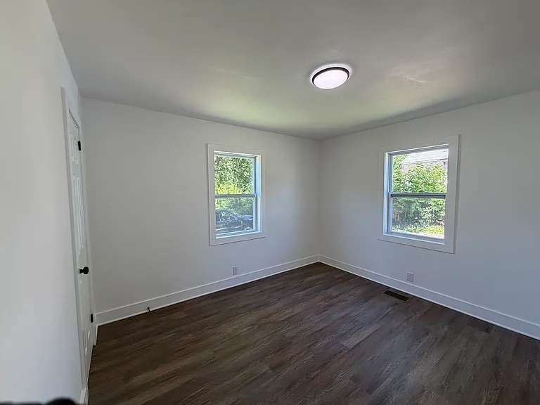 2631 Martin Luther King Jr Ave — Photo 11