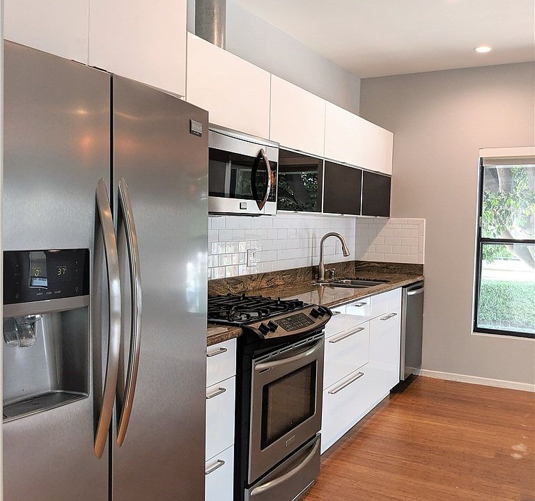 1st image of 402 E 1st St Unit 203