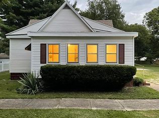 304 Stewart St, Rossville, IL
