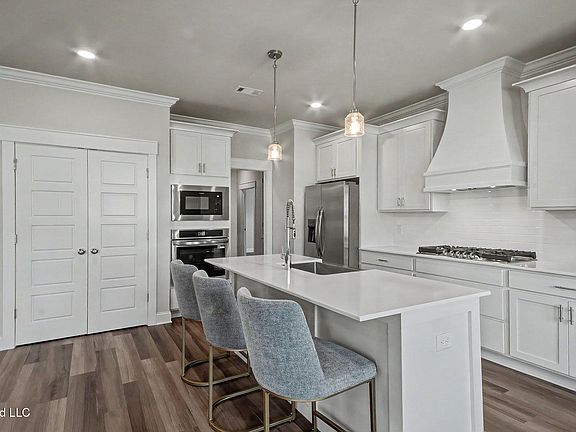 4th image of 147 Cornerstone Dr