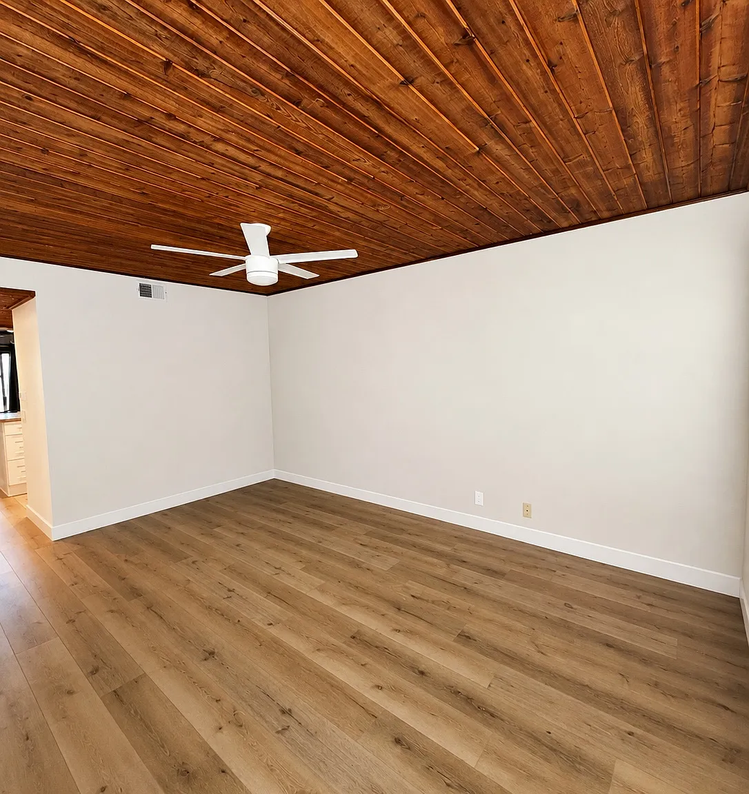 2 bed, 1200 sqft, $1,950 — Photo 2