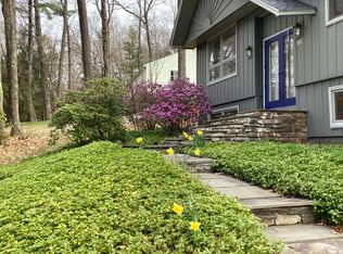 105 Leverett Rd, Amherst, MA 01002