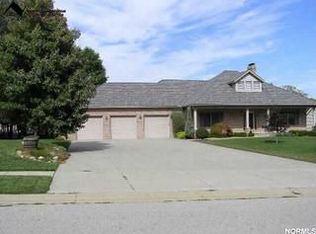 6933 White Pine Dr, Ravenna, OH 44266