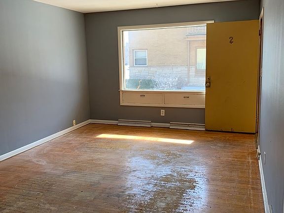 4th image of 5009 S Lake Dr APT 2