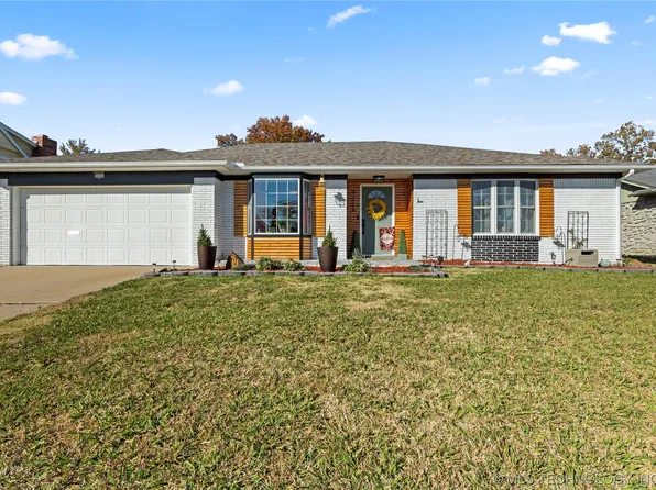 9065 E 30th St, Tulsa, OK 74129