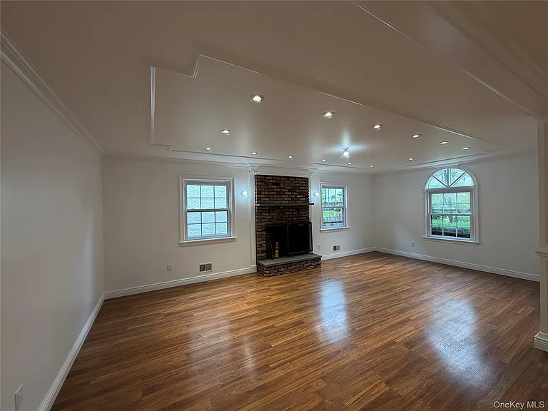 48 Somerset Dr — Photo 7