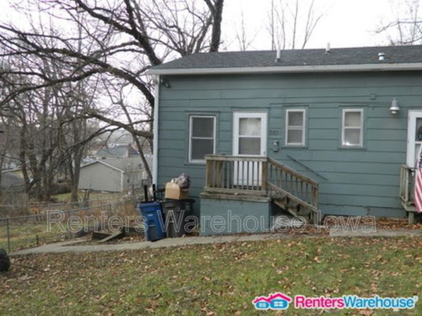 2826 Oxford St
