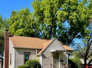 558 Lincoln Ave, Elgin, IL 60120