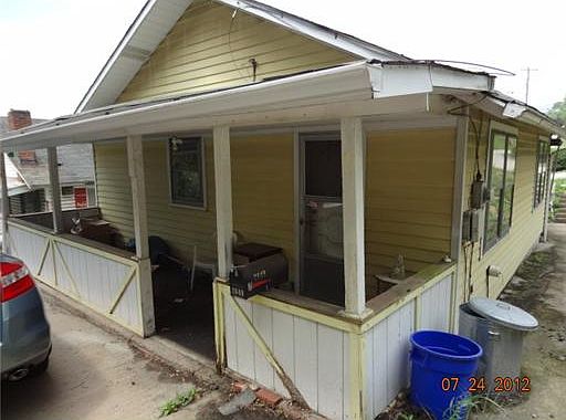 1st image of 2649 Woodlawn Dr