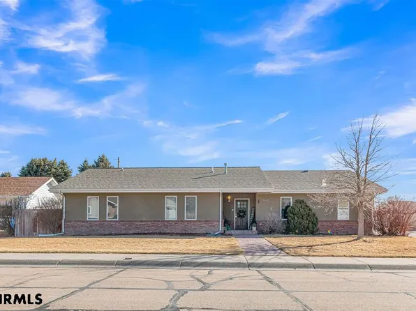 1902 E 32nd St, Scottsbluff, NE 69361