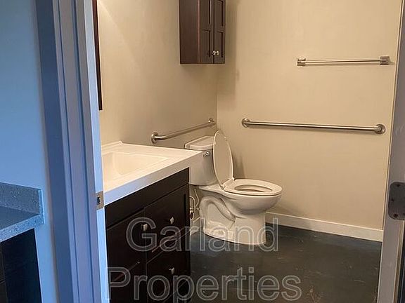 5th image of 631 Campbell Ave SW #109
