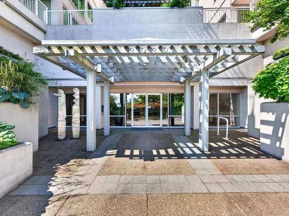 2020 SW Market Street Dr APT 104, Portland, OR 97201