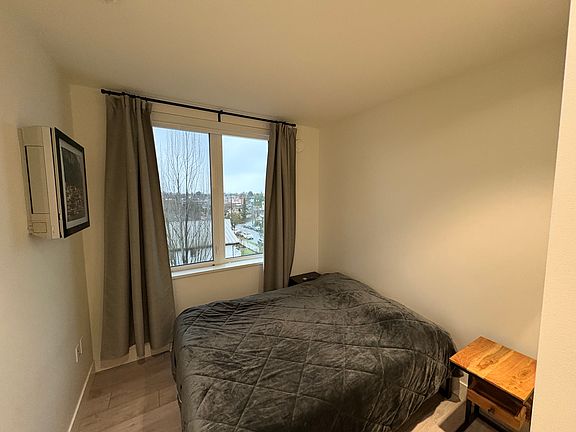 2nd image of 3420 Saint Catherines St