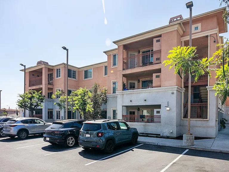 Pharus Plaza — Photo 16