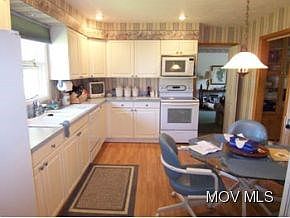 4th image of 2214 Brooklyn Ct