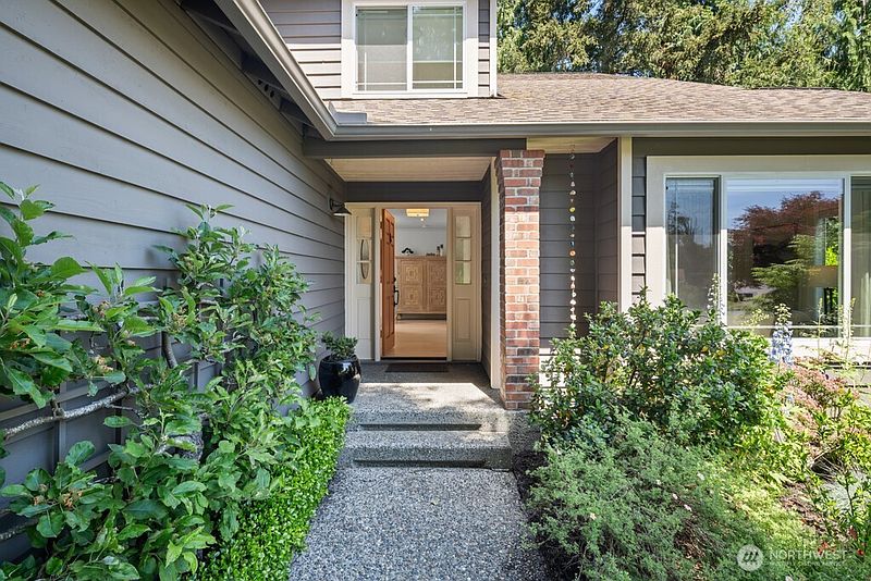 3rd image of 15732 111th Avenue NE