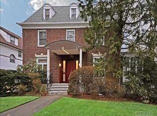 124 Audley St, Richmond Hill, NY 11418