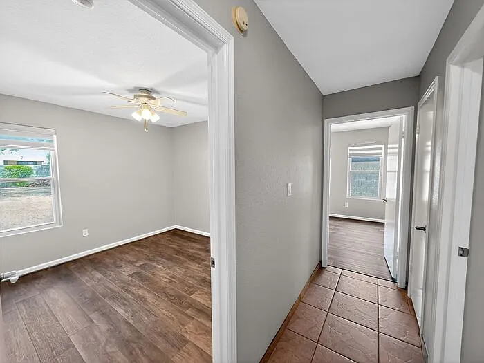 541 S Fir St — Photo 32