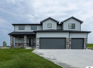 11410 S 180th Avenue Cir, Gretna, NE 68028