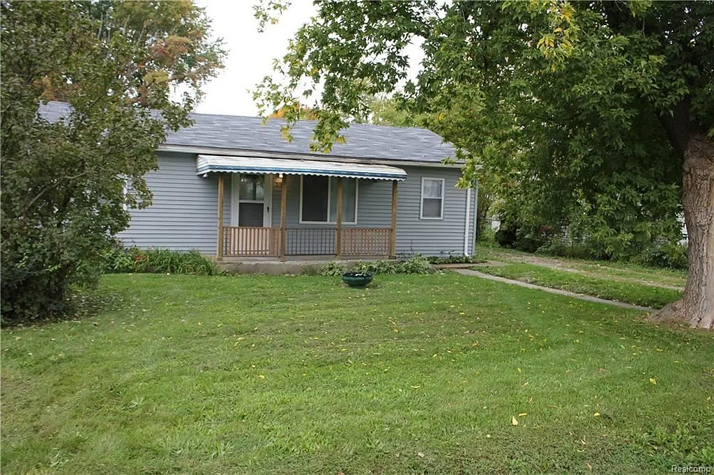 2192 S Graham Rd photo 1