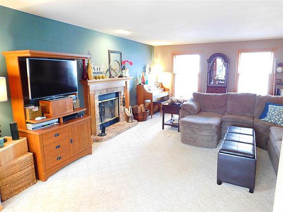 Generous sized LR with...