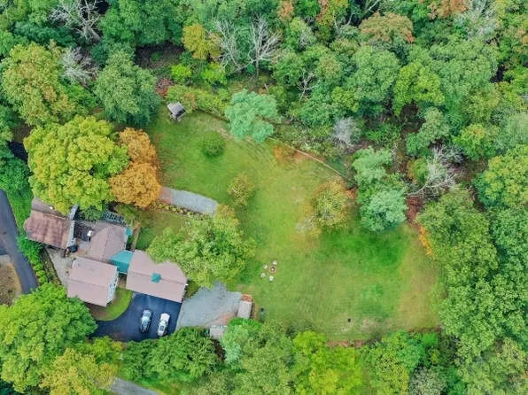 35 Woodledge Rd, Watchung Boro, NJ 07069