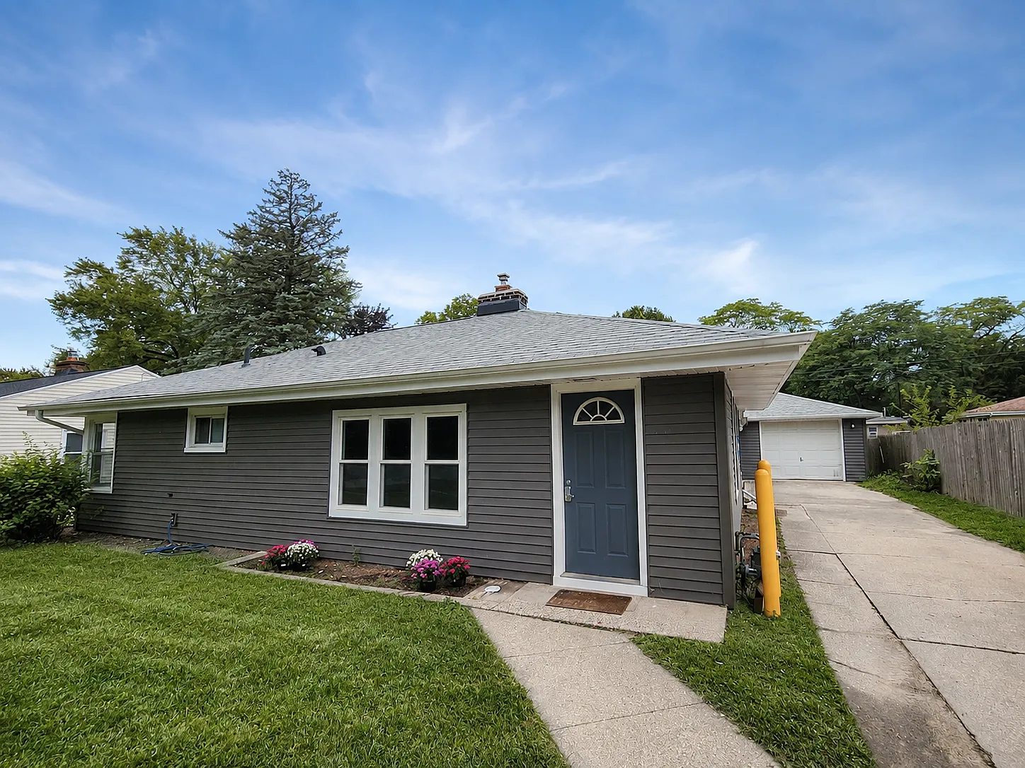 4 bed, 1375 sqft, $2,150 — Photo 1