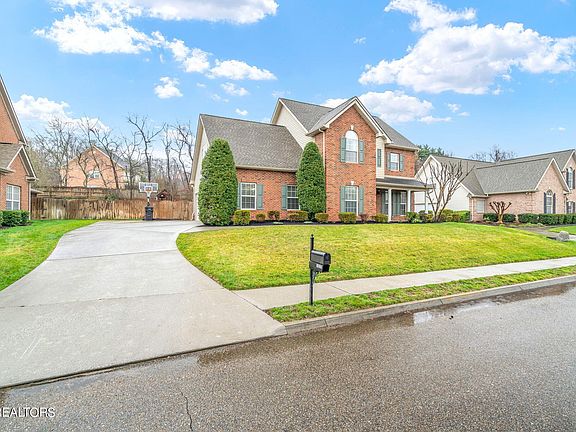 3rd image of 10275 Canton Place Ln