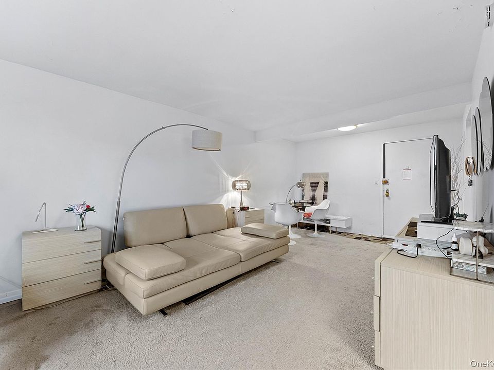 1st image of 2830 Briggs Avenue #4C