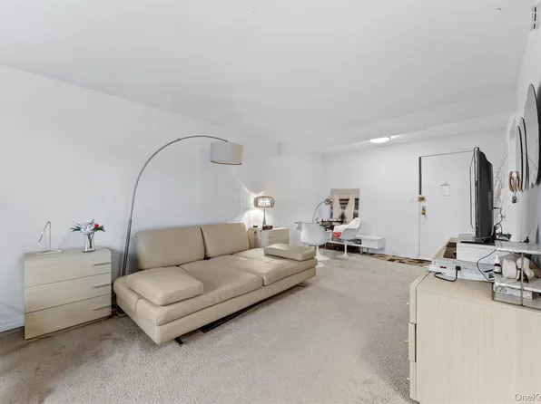 2830 Briggs Avenue #4C, Bronx, NY 10458