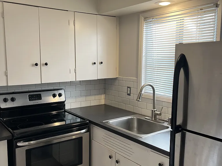 1611 SE Reedway St #1 — Photo 8