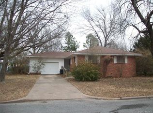 1003 Lewis St, Pryor, OK 74361