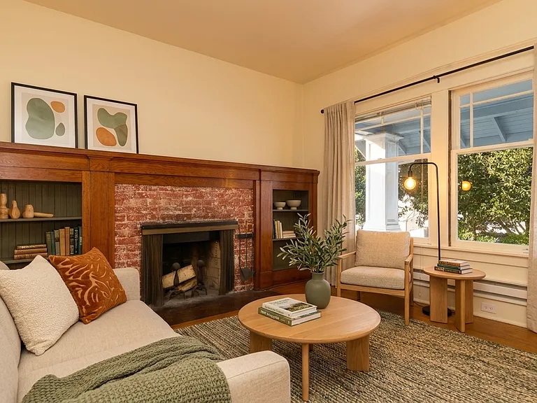 Evanston Apartments - Located on the north side of Fremont — Photo 4