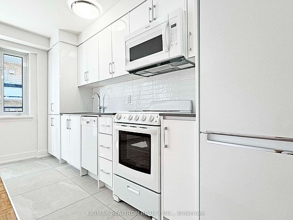 4th image of 95 Lawton Blvd #706