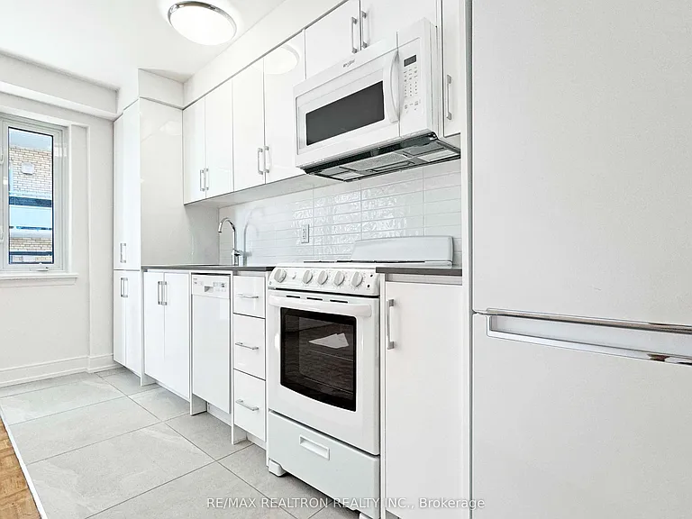 95 Lawton Blvd #706 — Photo 4