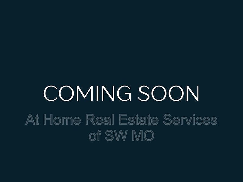 1st image of 1021 E Walnut St APT 3