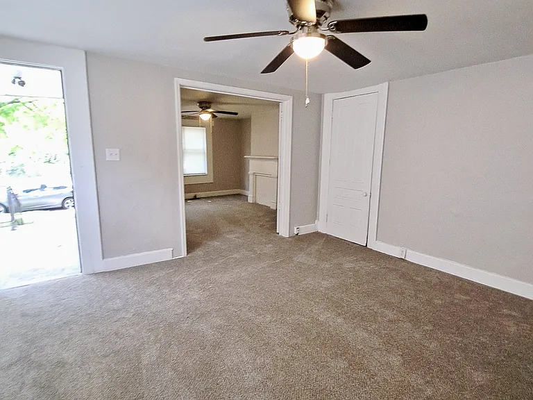 821 Herman Ave — Photo 2