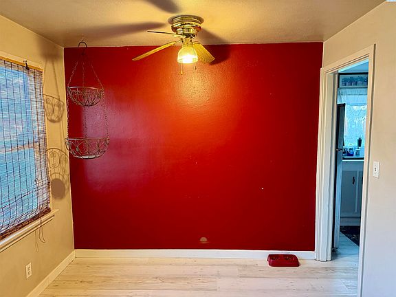 4th image of 1208 Playfield Ave
